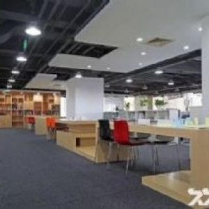 层高8.1米 黄岛保税区 2000平